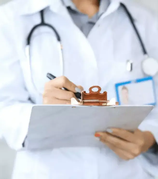 врач со стетоскопом