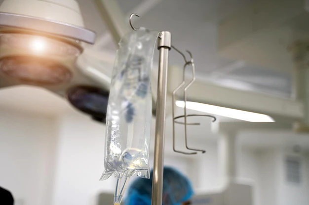 капельница с препаратом церебролизин